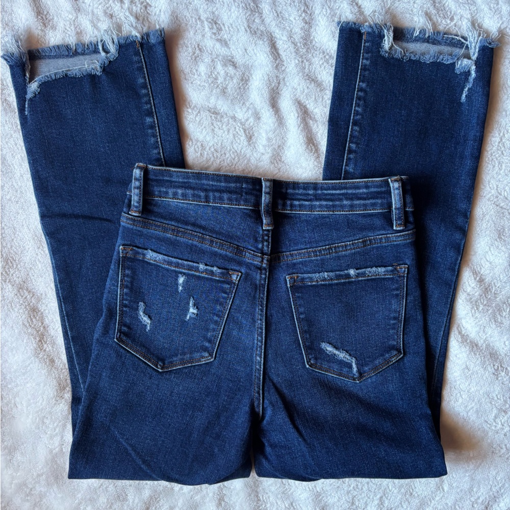 Vervet Dark Wash Cropped Mom Jeans with Frayed Hem - Picture 3 of 5